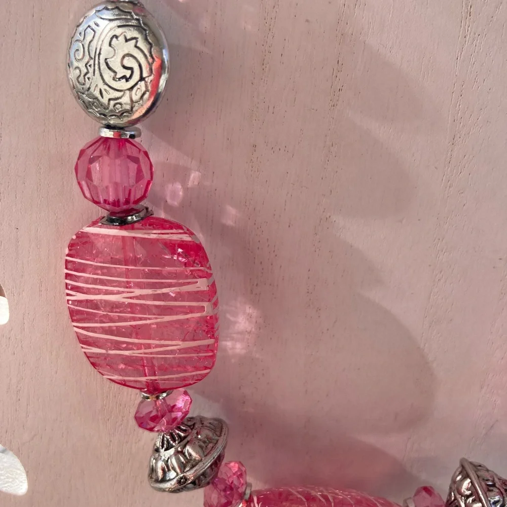Pink Acrylic Bead Necklace Silvertone etched 21”